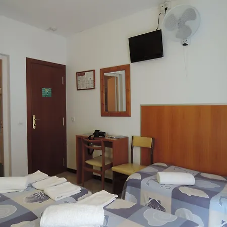 - El Amigo Guest house *