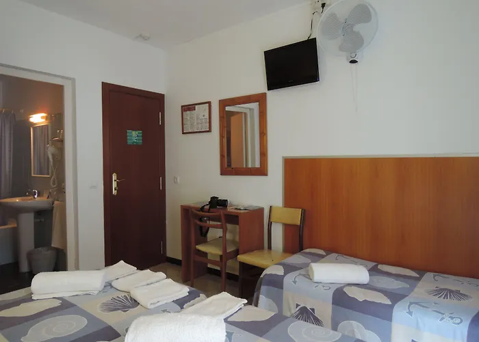 - El Amigo Guest house *