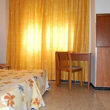 - El Amigo Гостьовий будинок Льорет-де-Мар